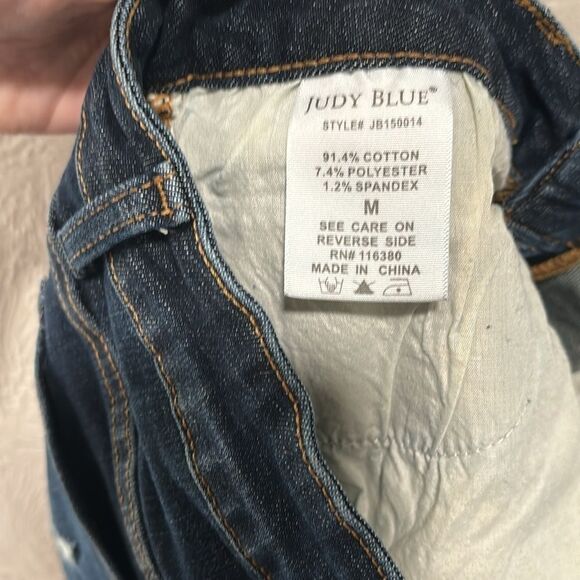 Judy Blue Camo Patch Dark Wash Denim Shorts Size Medium - Picture 5 of 5